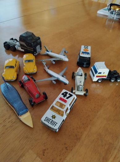 Diecast cars/planes, lorries. (11)