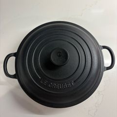 le creuset shallow casserole braiser