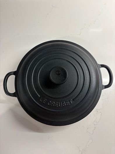 le creuset shallow casserole braiser