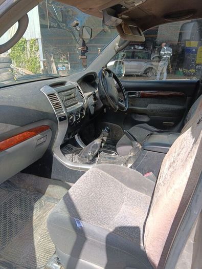 Breaking Toyota land cruiser 2005 diesel