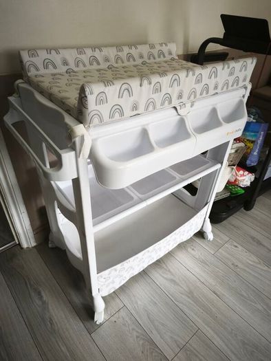 Belle Baby Changing Unit & Bath- Great Condition
