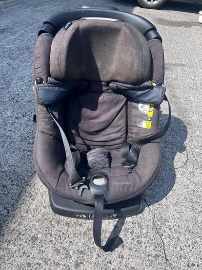 Car seat Maxi Cosi Axiss Fix - 360 degree swivel Isofix installation 4months to 4 years