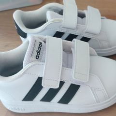 New Adidas Runners. Size 7.5