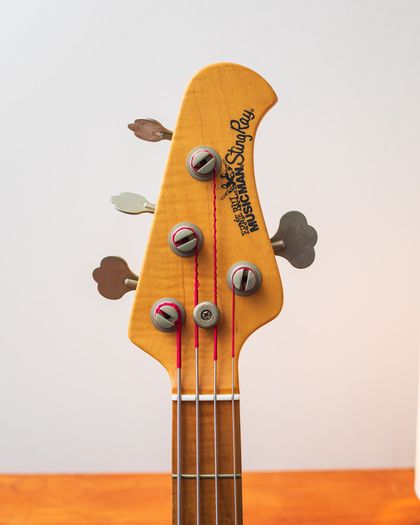 Ernie Ball Musicman StingRay Stingray 2000 - Olympic White
