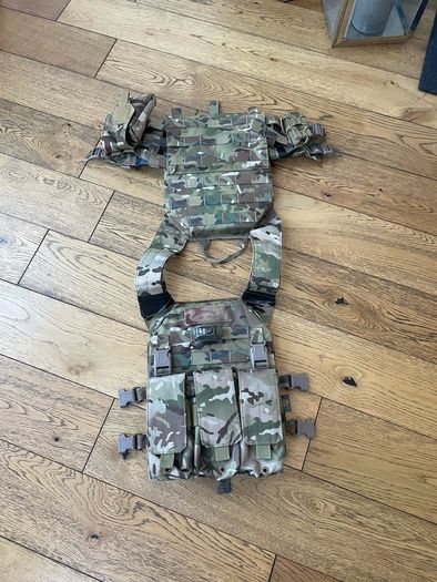 Airsoft conquerer plate carrier