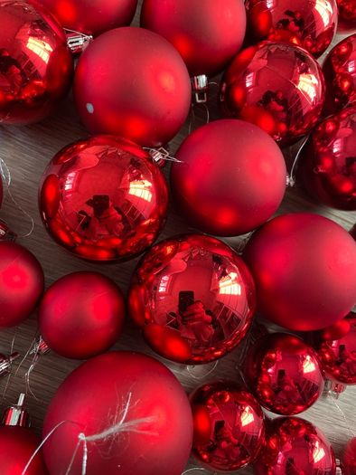Red Baubles