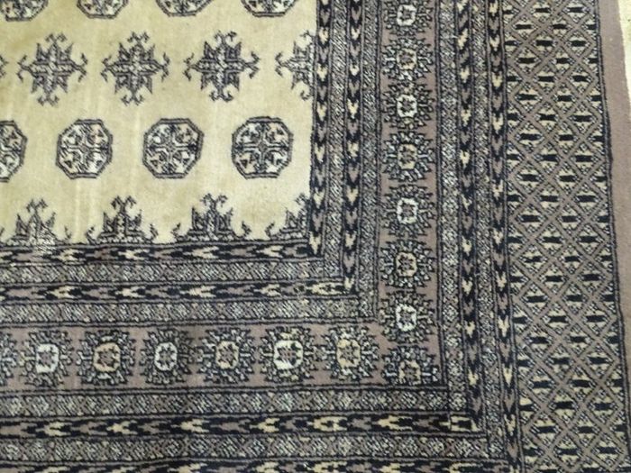 P.ersian Buchara Rug 2.85 x 1.90m (BUC12)