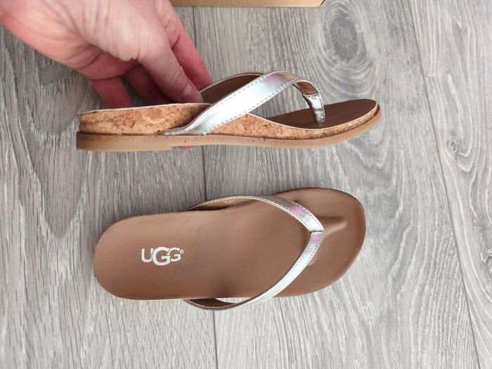 UGG sliders UK12 junior girl