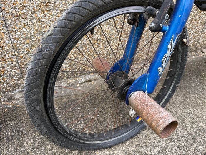 Retro Apollo MX20.2 BMX with Full Stunt Pegs