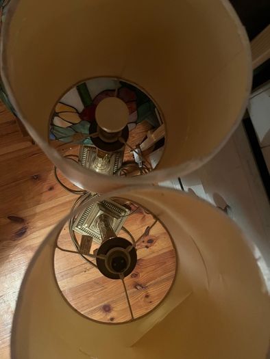 2 medium lamps