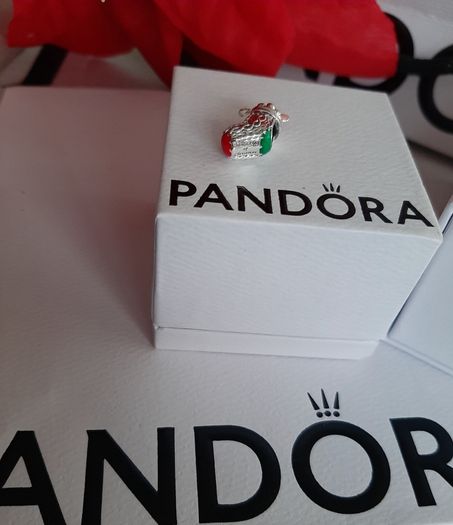 New genuine pandora jumper charm