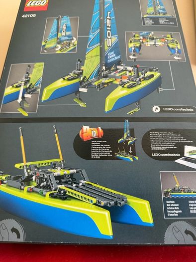 lego Technic catamaran 2 in 1 floating boat