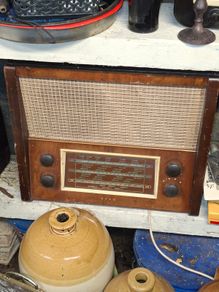 Antique valve radio's PRICE IS FOR 1 ONLY