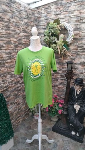 Official FIFA 2014 Brasil World Cup T-shirt  Size medium  Perfect condition  Print front and Back