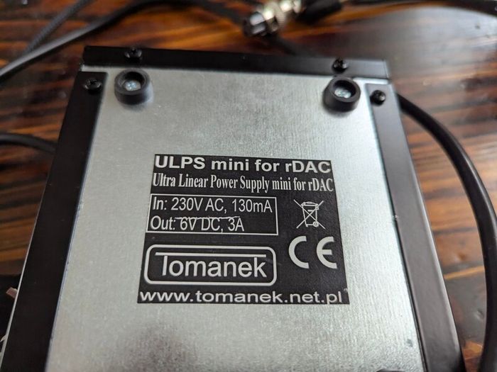 hifi grade Ulta Linear power supply 6V 3A. was used with Arcam rDAC