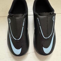 Nike boys football shoes, uk 12 / eur 30