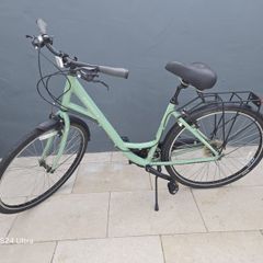 Women's bike with cushioned seat
