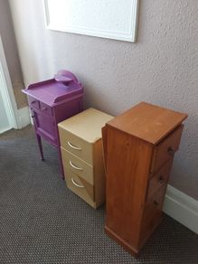 bed side lockers x3