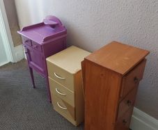 bed side lockers x3