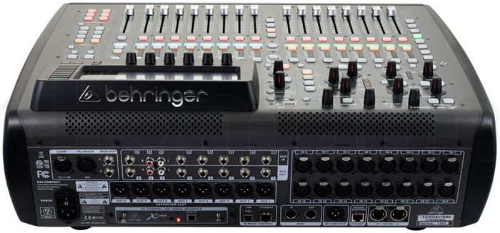 Behringer X32 Compact + flight case