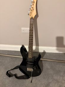Electric Guitar Yamaha with Amp