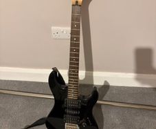 Electric Guitar Yamaha with Amp