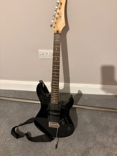 Electric Guitar Yamaha with Amp
