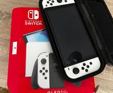 Nintendo Switch Console OLED 64 GB Excellent Condition