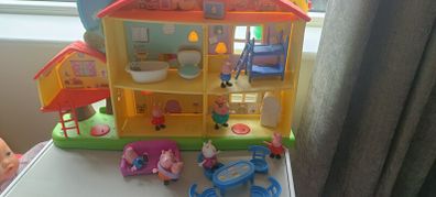 Peppa Pig play house