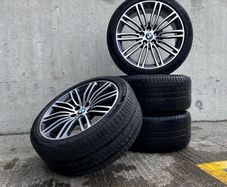 Genuine BMW Style 664M 19" Alloy Wheels - Like New, Michelin Tyres