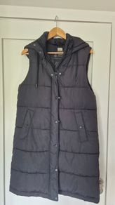 Black Sleeveless Puffer Coat