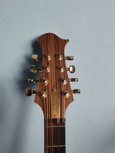 Siveen bouzouki