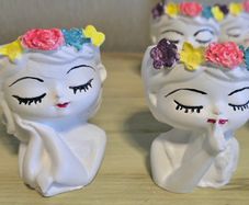 small (girl pot)