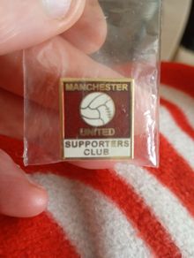 official Manchester United supporters pin badge. 80 s