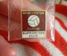 official Manchester United supporters pin badge. 80 s