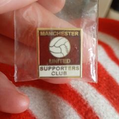 official Manchester United supporters pin badge. 80 s