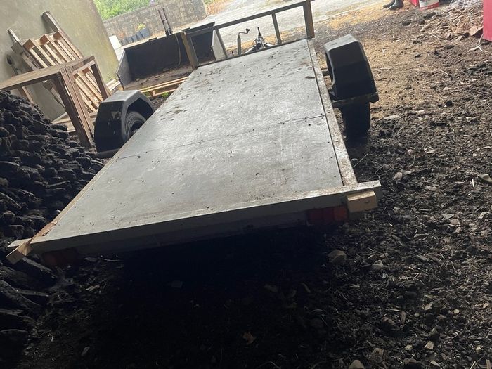 flat bed trailer