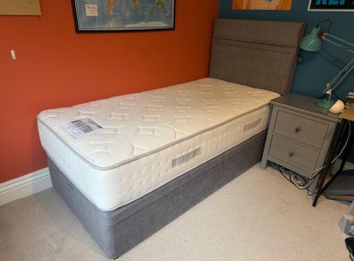 Single ottoman bedframe