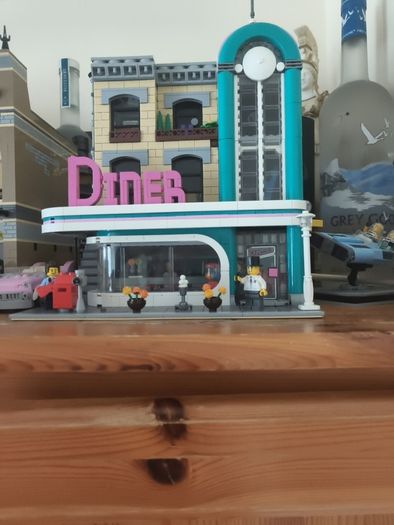 Lego Diner