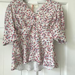 Exquise Blouse
