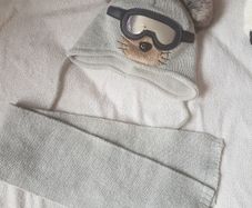 winter cute set fits up to 3 years like new