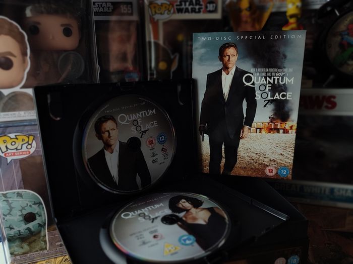 Quantum of Solace ! Two Disk Special Edition ! with Slipcase ! 2008 ! DVD ! James Bond !