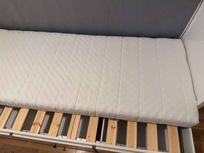 Hemnes day bed/ sofa bed with mattress