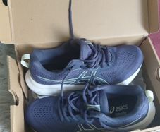 asics Runners size 6
