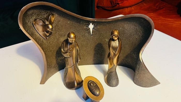 Genesis Ornamental Crib