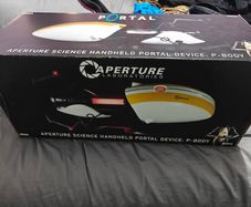 NECA Portal Gun (P-Body version)