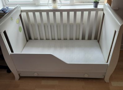 Baby cot bed