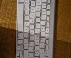 Apple Wireless Keyboard (Model A1314)