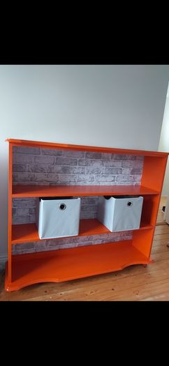 bookshelf