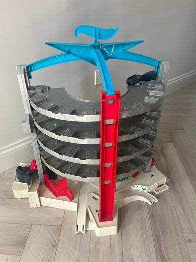Hot Wheels Car Garage